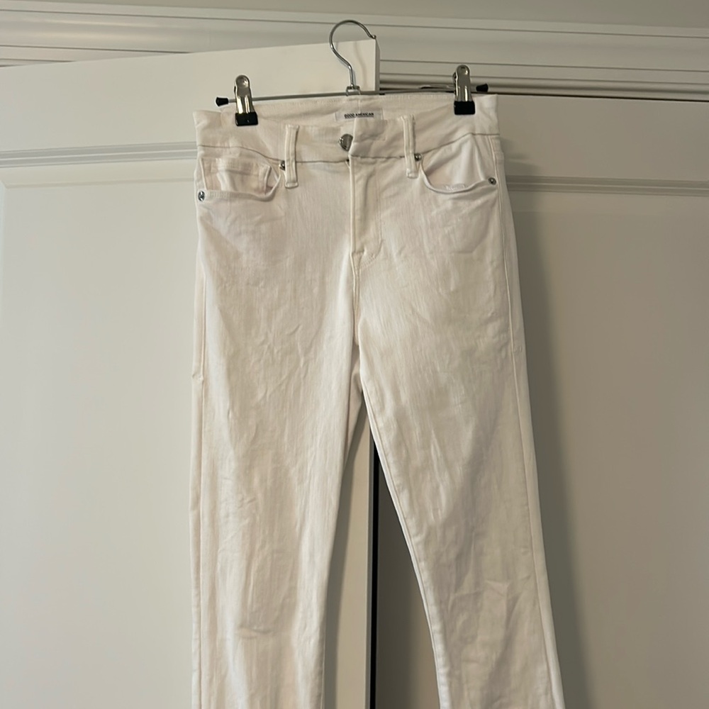 Good American white jeans. Worn three times. Size 2/26